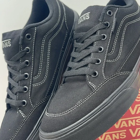 Vans Men’s Bearcat (Canvas) Black/Black
VN000DT2186
Sneakers - Picture 7 of 16